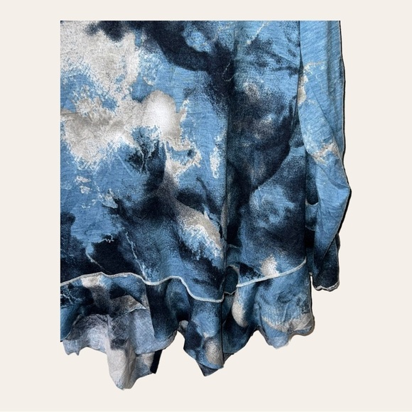 0233. WINE STREET BLOUSE 3/4 SLEEVE BLUE GRAY WATER COLOR‎ RUFFLES - Picture 7 of 9